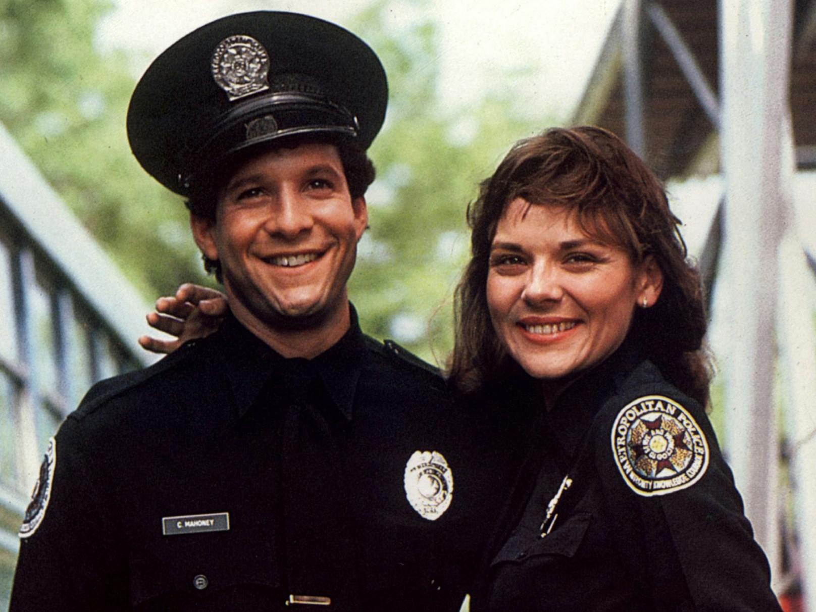 Sein Durchbruch! An der Seite der jungen <strong>Kim Catrall</strong> (Sex in the City) spielte Steve 1984 in "Police Academy 1 - Dümmer als die Polizei erlaubt"