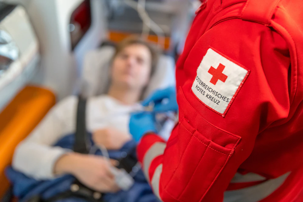 Beim Eintreffen des Notarztes war der junge Mann bereits tot.
