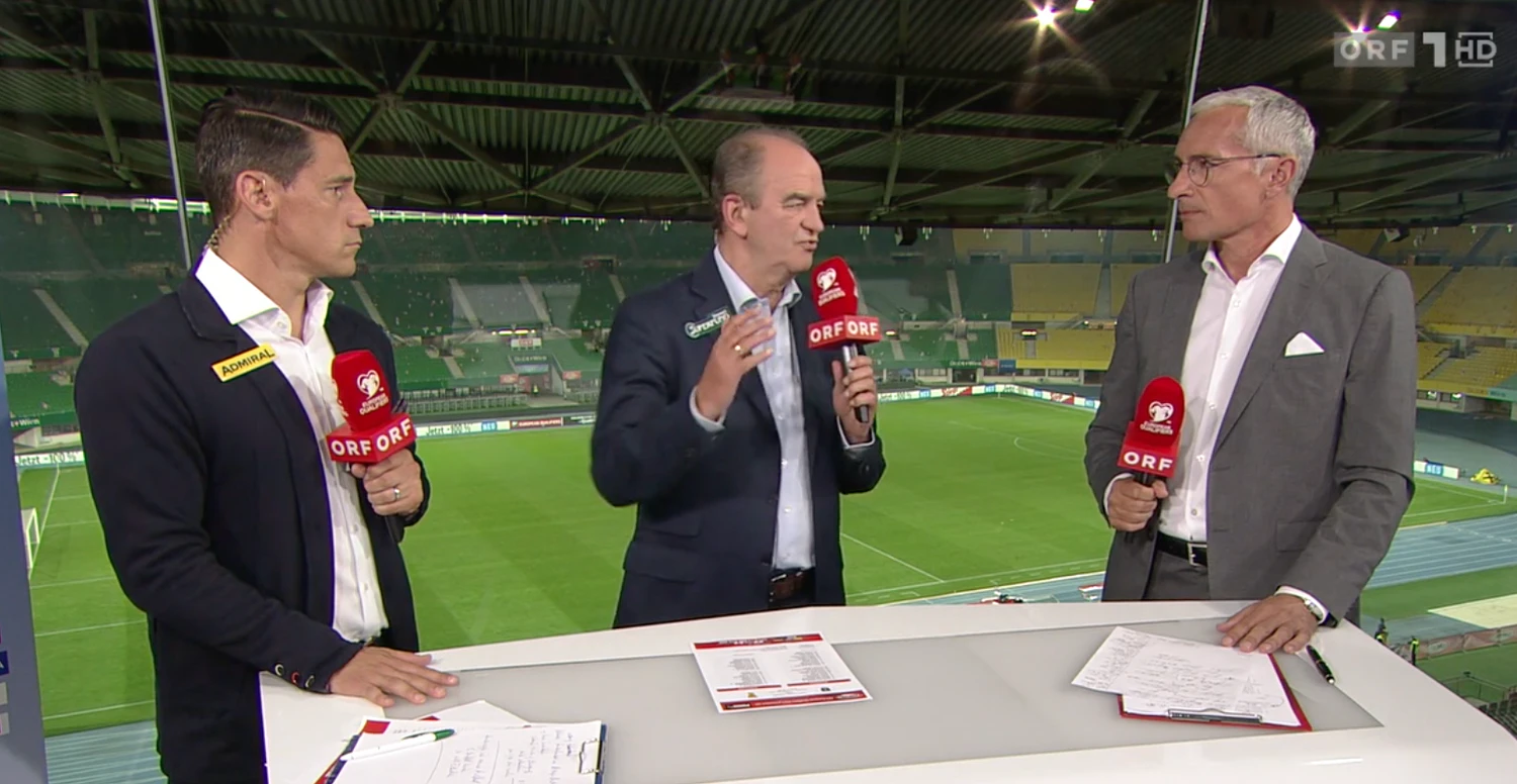 Die ORF-Experten Helge Payer und Herbert Prohaska neben Moderator Rainer Pariasek.