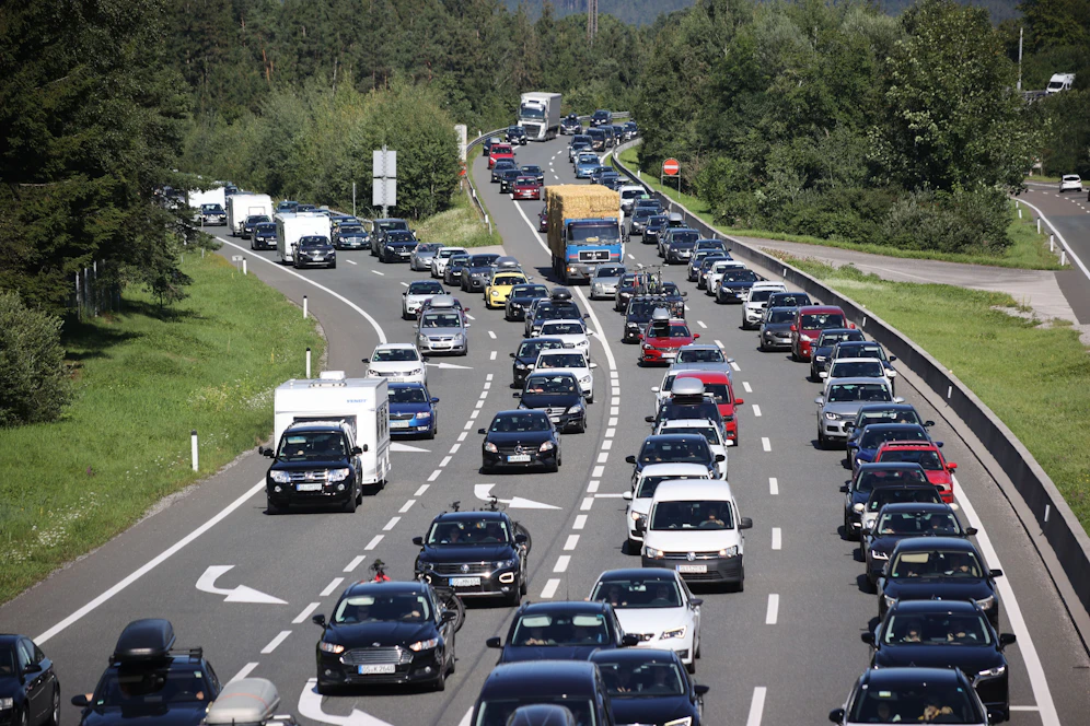 Regelmäßig kam es auf der Tauernautobahn (A10) in Salzburg zu Staus. Hier ein Bild aus dem August vom Abschnitt Walserberg.