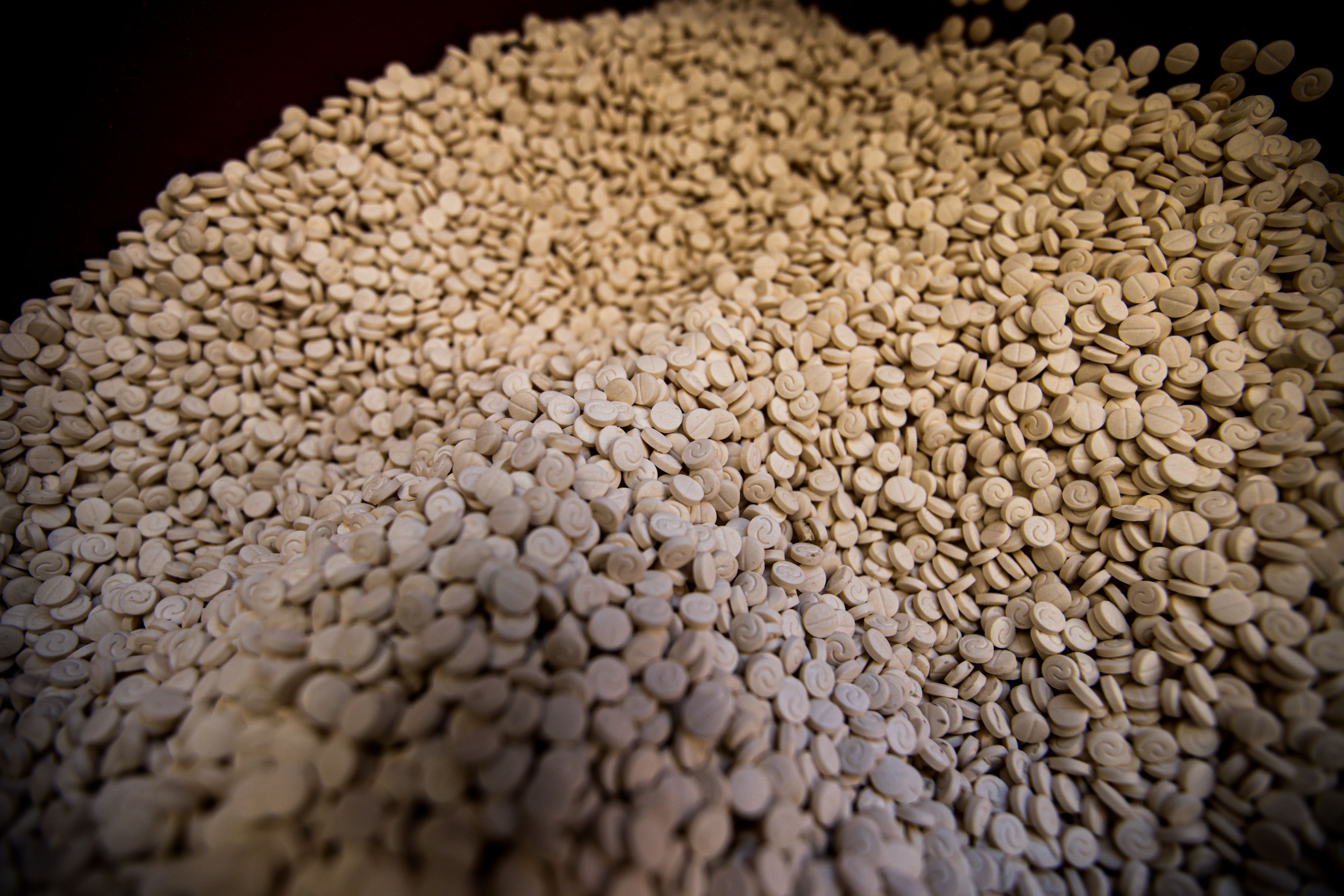 Download von www.picturedesk.com am 09.09.2021 (16:00).  The Guardia di Finanza of Naples has seized in the Port of Salerno a large quantity of drugs, 14 tons of amphetamines, 84 million tablets with the "captagon" logo, produced in Syria by ISIS to finance terrorism. The value of the drug, found by the "yellow flames" in three containers, has been estimated at over 1 billion euros. The drug had been hidden in industrial paper cylinders and machinery constructed in such a way as to prevent scanners from detecting the contents. - 20200701_PD6817 - Rechteinfo: Rights Managed (RM)