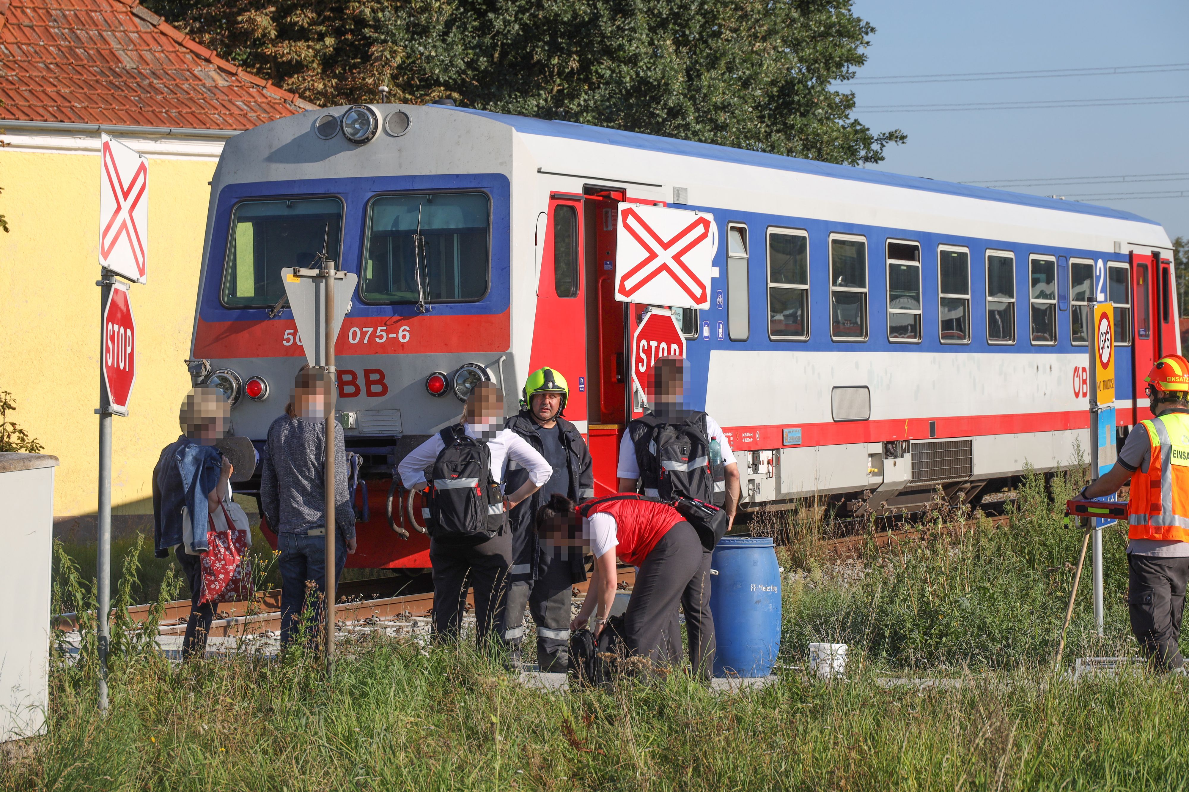 In Aurolzmünster rammte ein Zug einen Traktor.