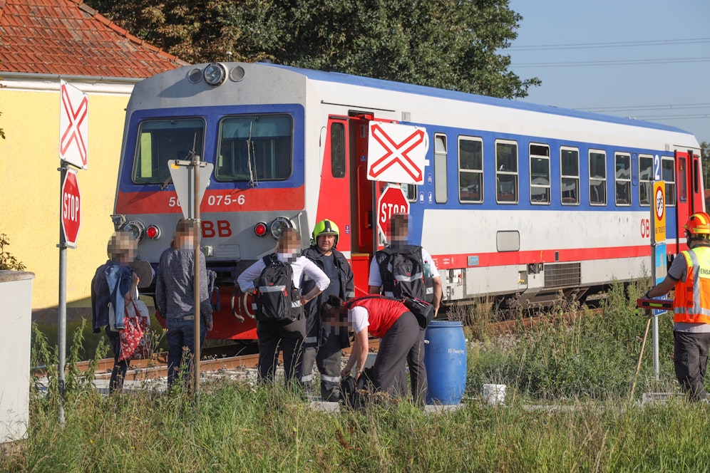 In Aurolzmünster rammte ein Zug einen Traktor.