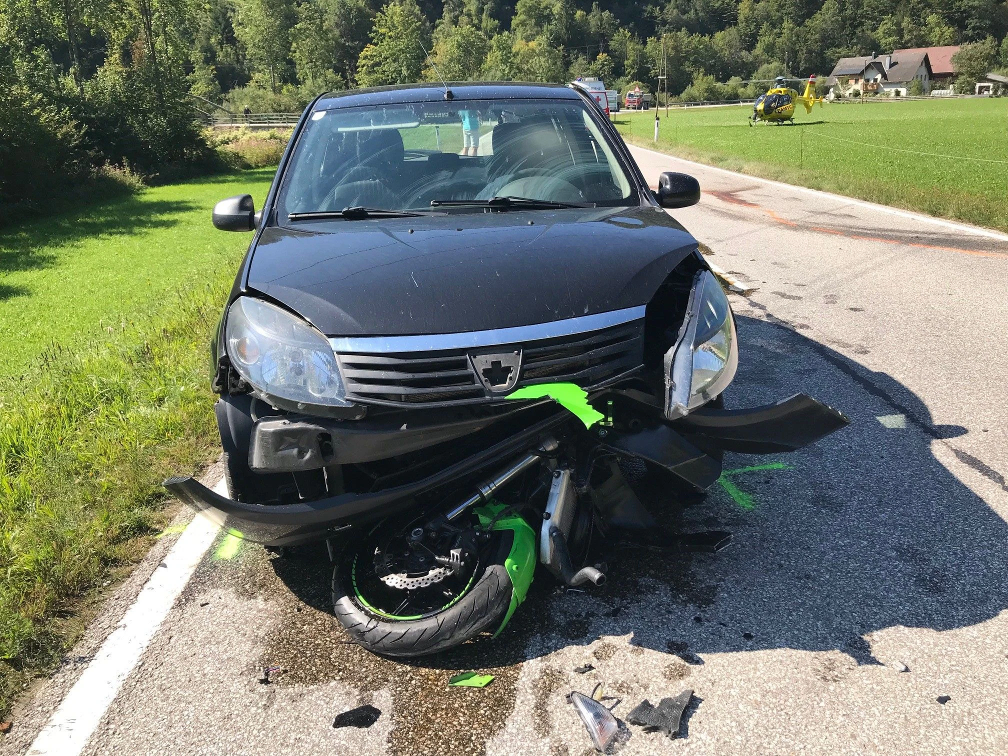 Der Biker wurde schwer verletzt.