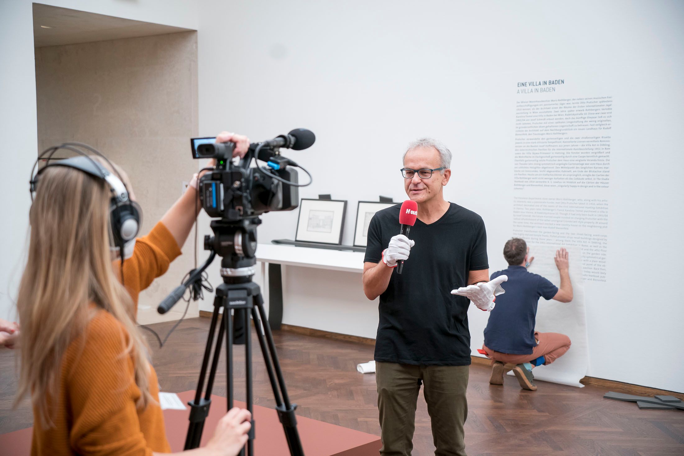 aufbauarbeiten zur ausstellung die sammlung schedlmayer im leopoldmuseum, 20210902 foto: helmut graf/tageszeitung heute