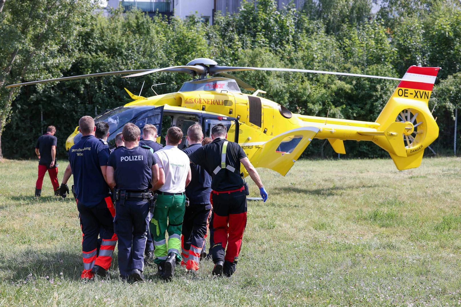 Paraglider (31) stürzt in Fluss – in Klinik gestorben