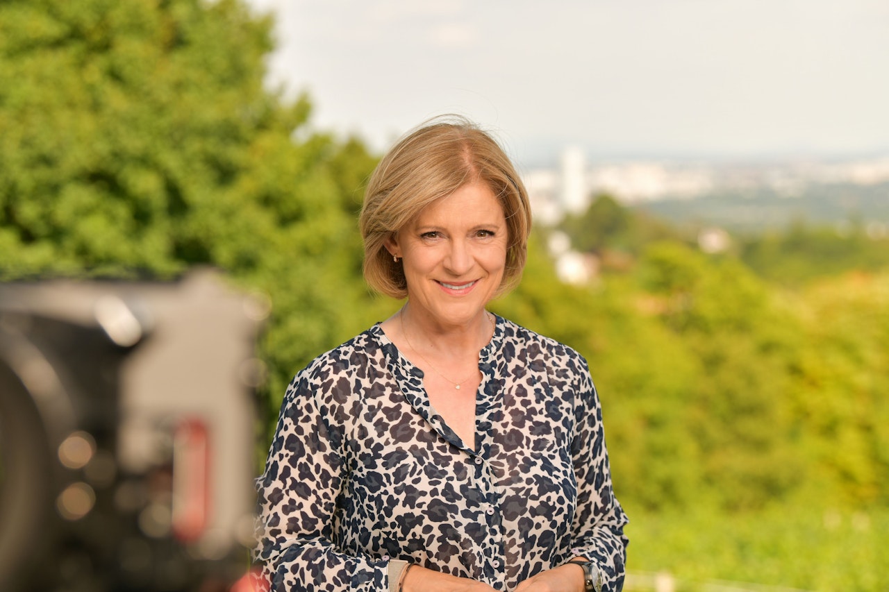 Heute.at - Ingrid Thurnher als Radiocheﬁn ﬁx