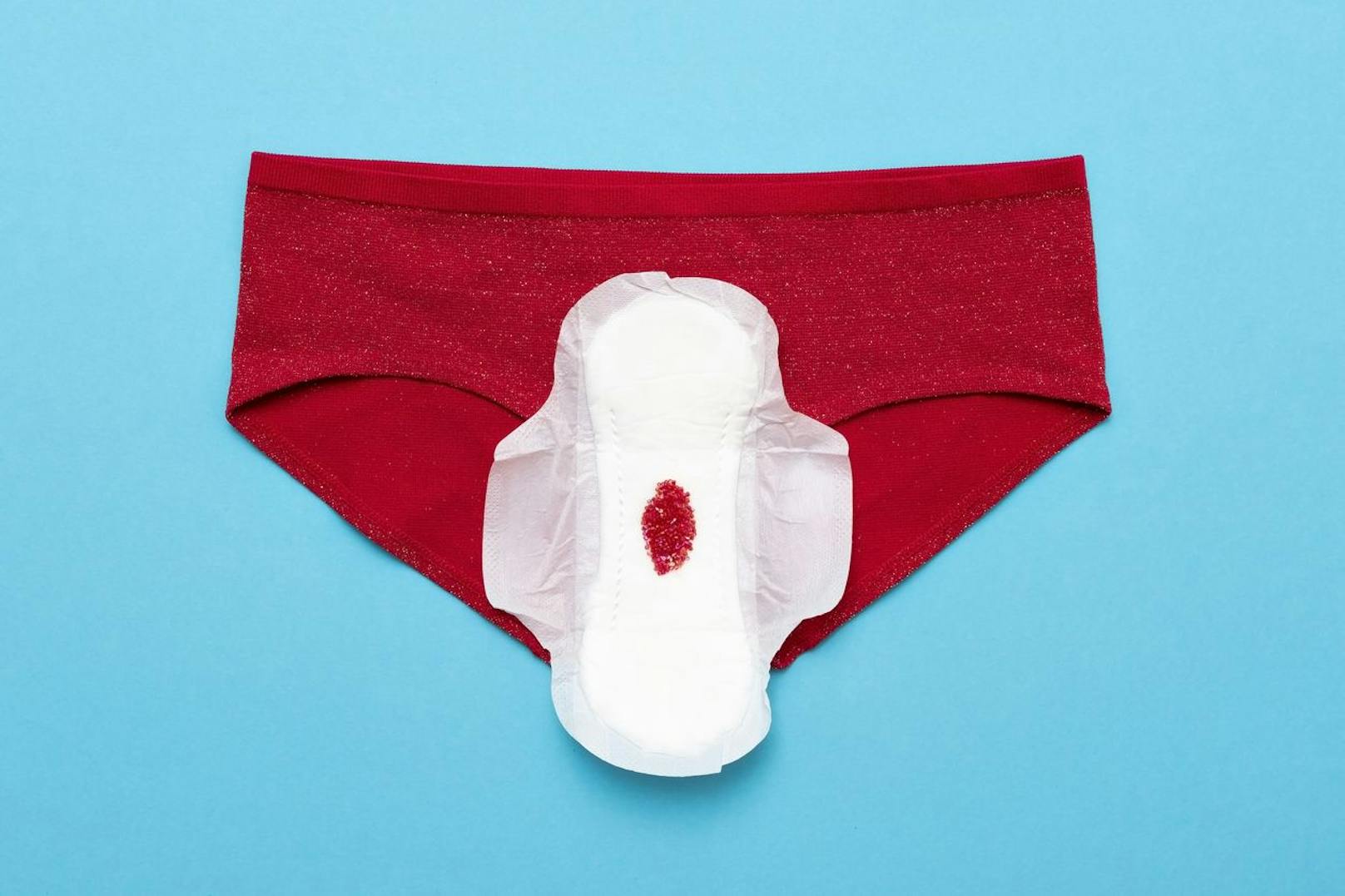 Binde? Ist bei Perioden-Panties nicht mehr notwendig. Ein saugstarker Pad nimmt das Menstruationsblut auf.