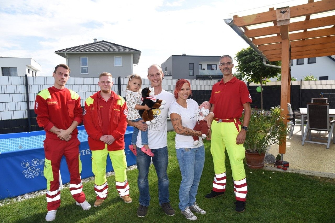 Heute.at - Baby Luke hatte es eilig! Hausgeburt in Mitterndorf