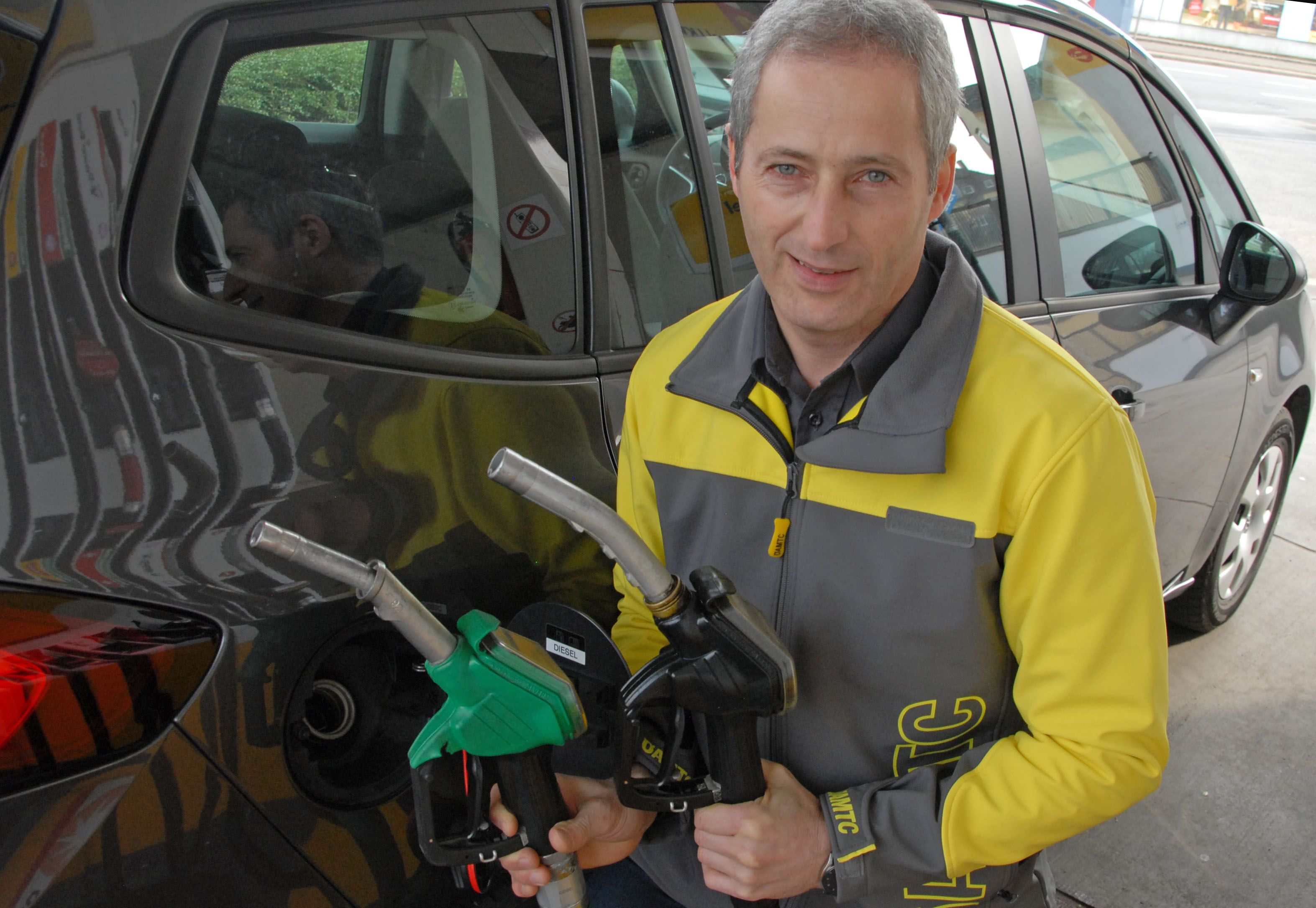 Diesel und Benzin könnten kurzfristig sogar noch teurer werden. (Archivbild)