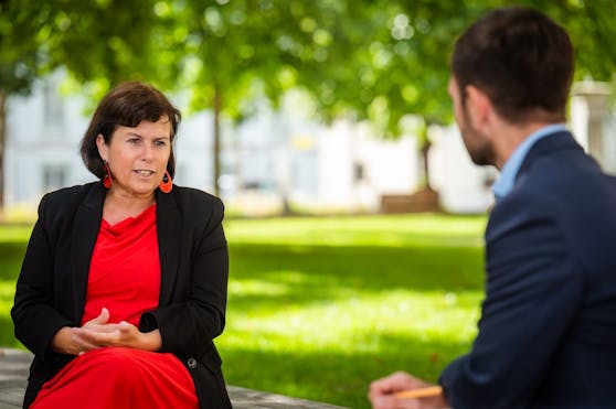 Die SPOÖ-Chefin im Interview mit "Heute" vor dem Linzer Landhaus.