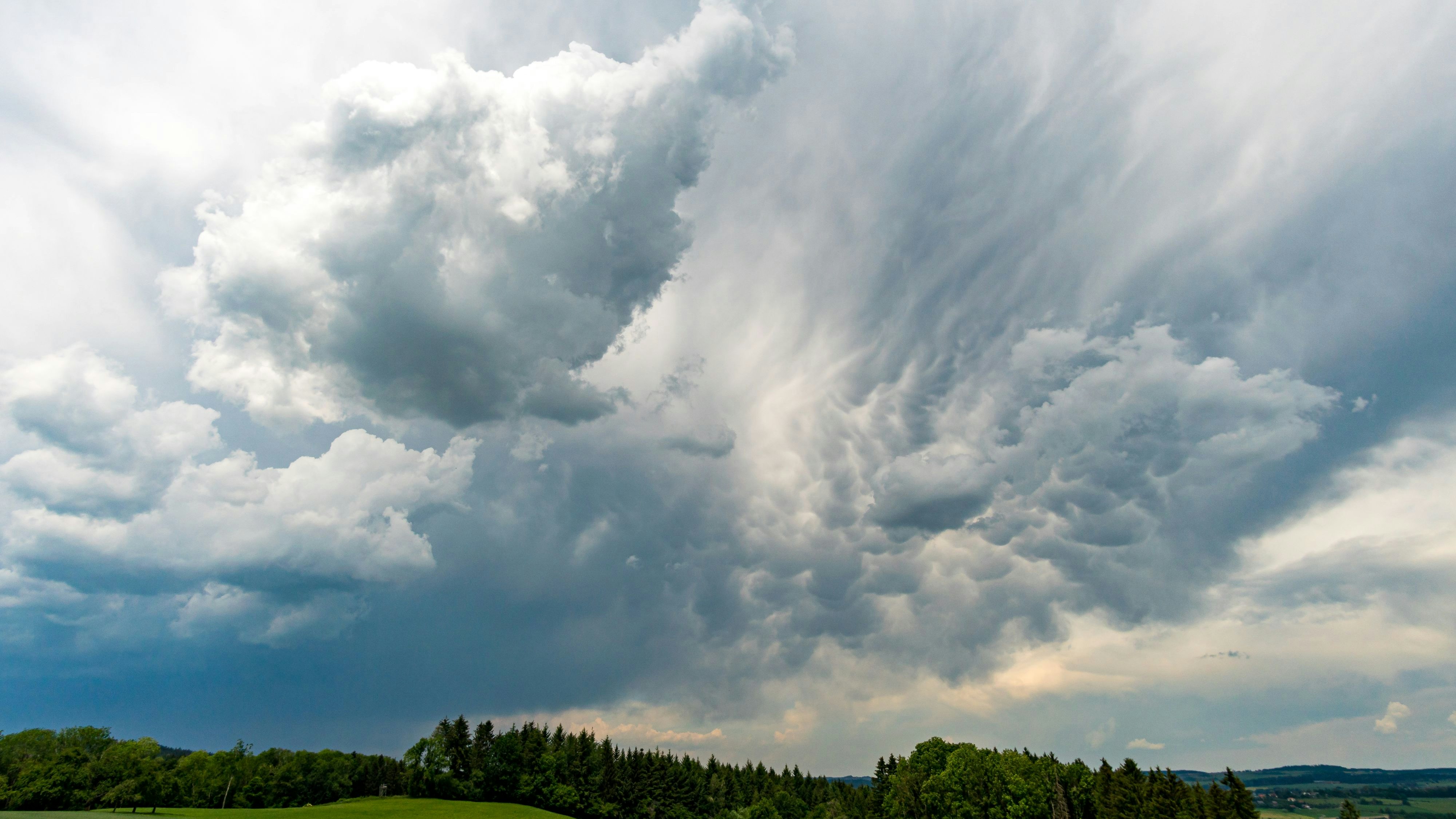 Ein Tief aus dem Westen bringt einen Wetterumschwung nach Österreich. Symbolbild. 