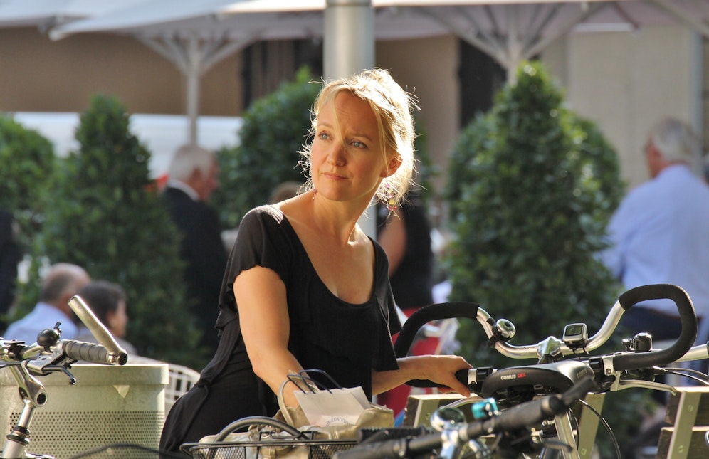 Erst verlor Impf-Gegnerin Eva Herzig ihre Rolle beim 