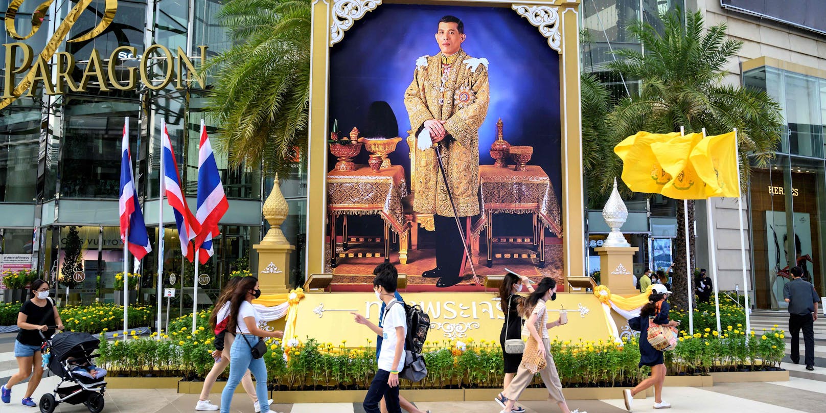 Der König Thailands hat seinen zweitwohnsitz in Bayern, zahlt dort aber keine Steuern.