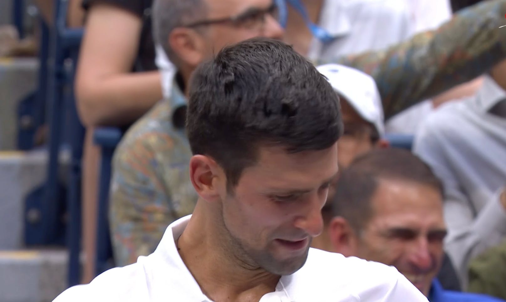 Djokovic weinte vor dem letzten Aufschlagspiel von Medwedew.