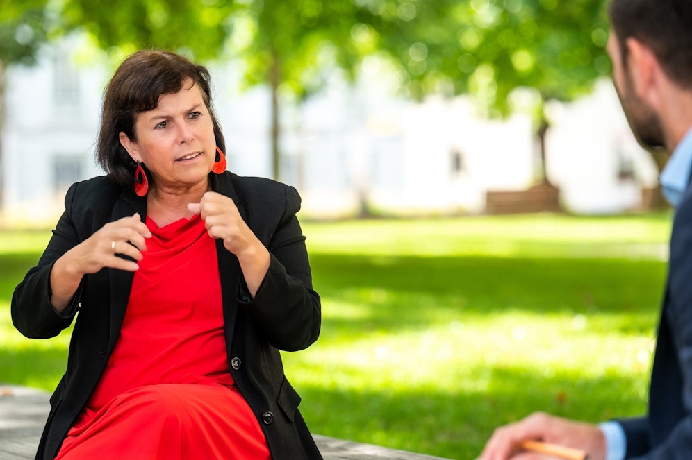 Birgit Gerstorfer im Heute-Interview vor dem Linzer Landhaus.