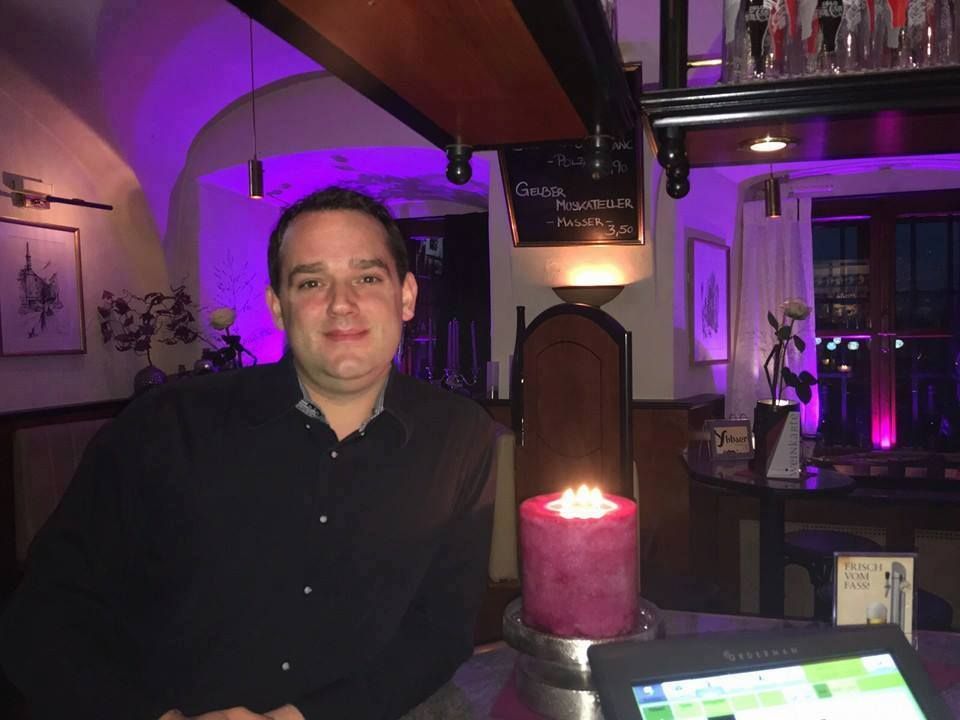 Gastronom Markus Dienstbier lädt zum Impffrühschoppen ein.