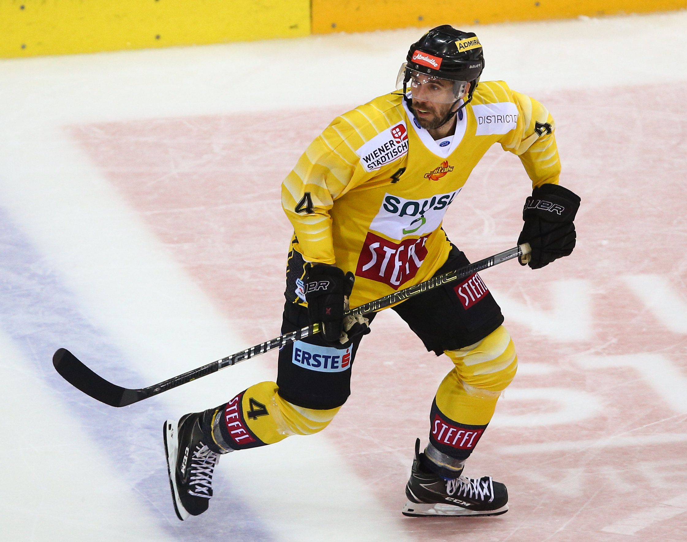 Phil Lakos flog mit einer Spieldauer-Disziplinarstrafe aus dem Rink. 