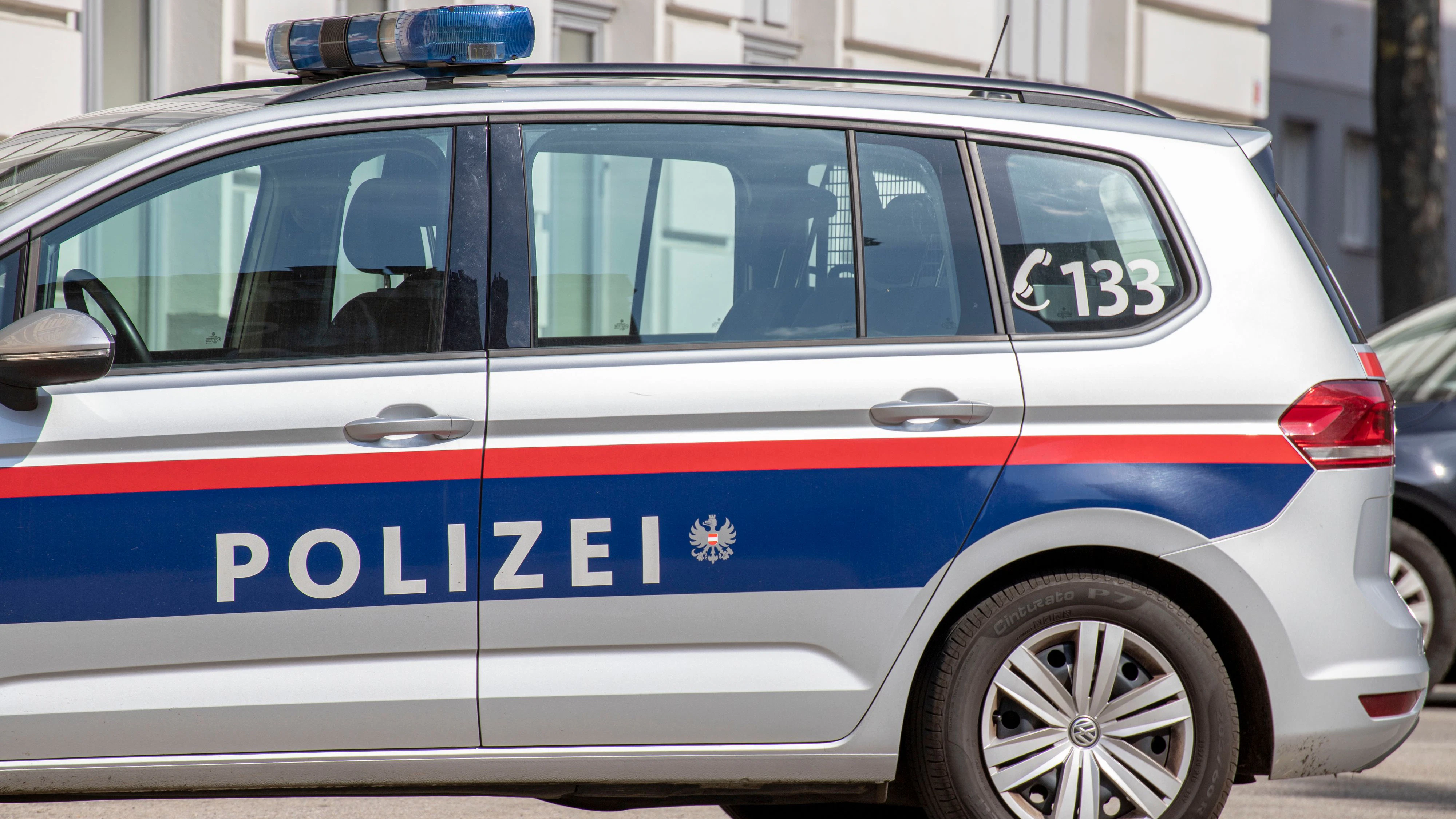 Der Tatverdächtige stellte sich am nächsten Tag selbst bei der Polizei (Symbolbild).