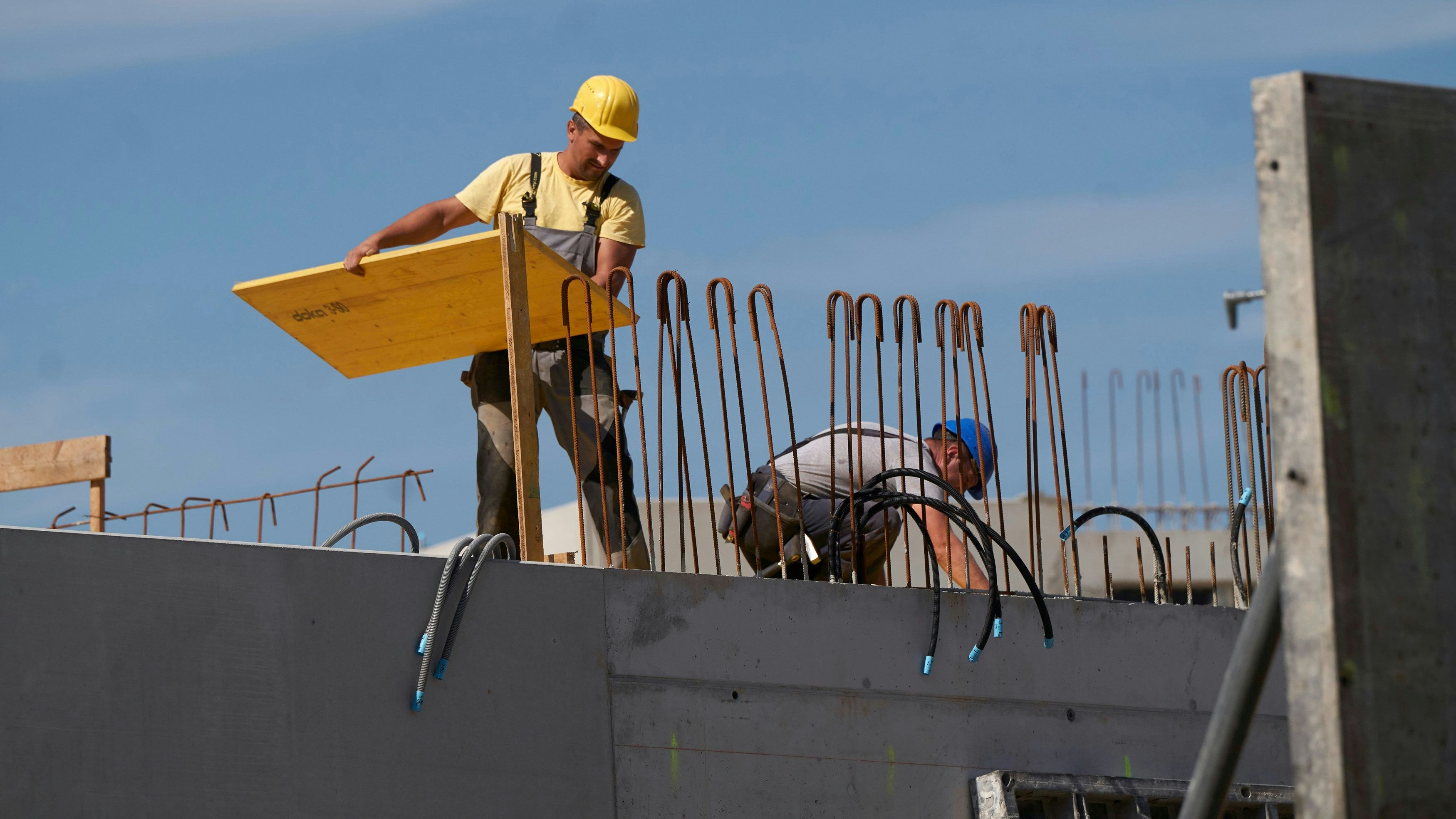 Neben Tourismus, Handel und Gastronomie sind derzeit in der Baubranche viele Stellen offen.