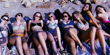 Die Freundinnen sorgten bei Logan für Wallungen.