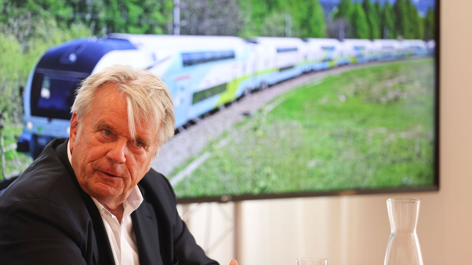 <strong>Hans Peter Haselsteiner</strong>, Mehrheitseigentümer der Westbahn möchte&nbsp;"in drei bis fünf Jahren" von Wien bis nach Zürich reisen.