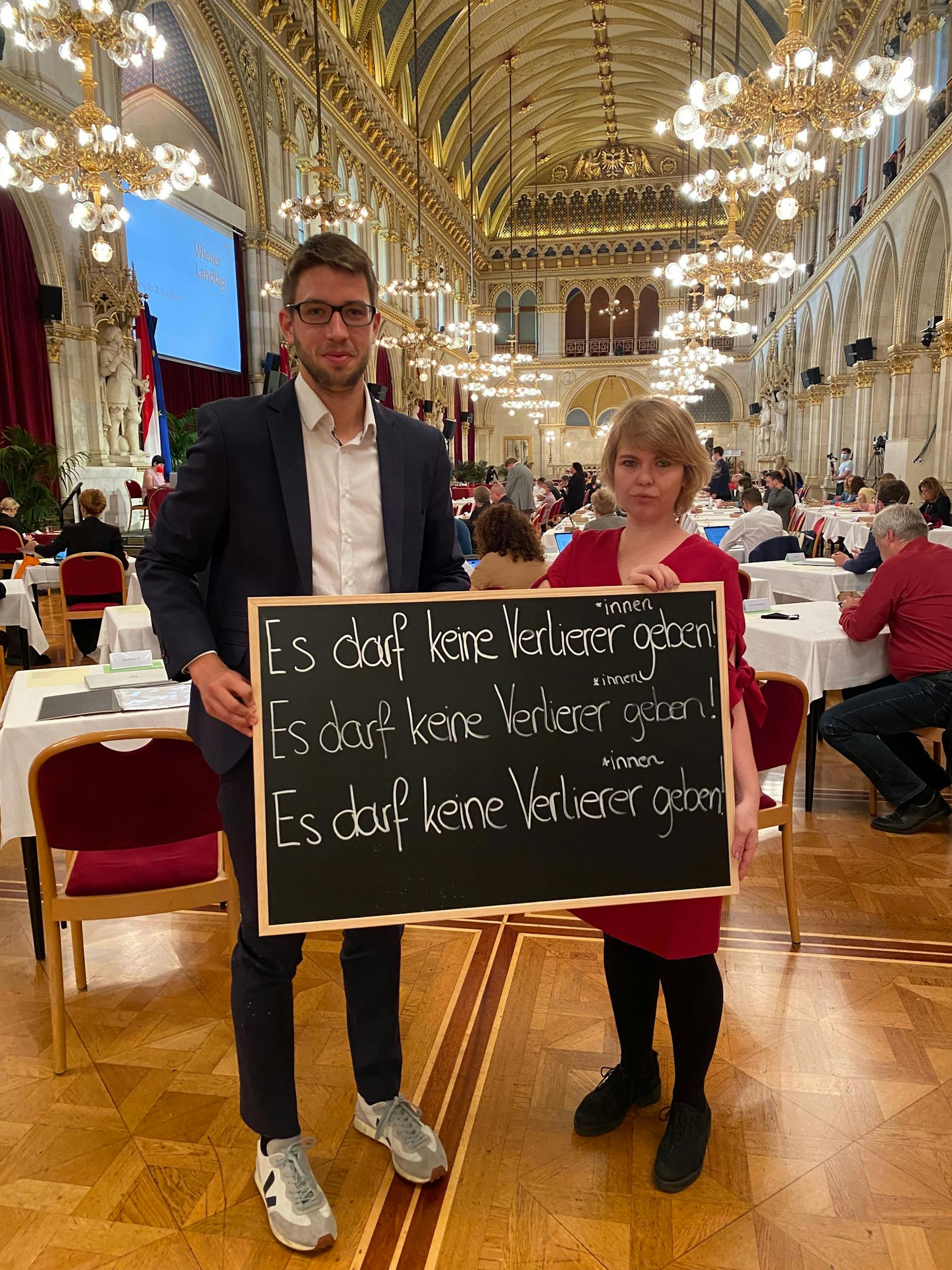 Mit einem Landtag auf Verlangen machen Bildungssprecherin Julia Malle und Bildungssprecher Felix Stadler (Grüne) die Reform im Pflichtschulbereich erneut zum Thema.