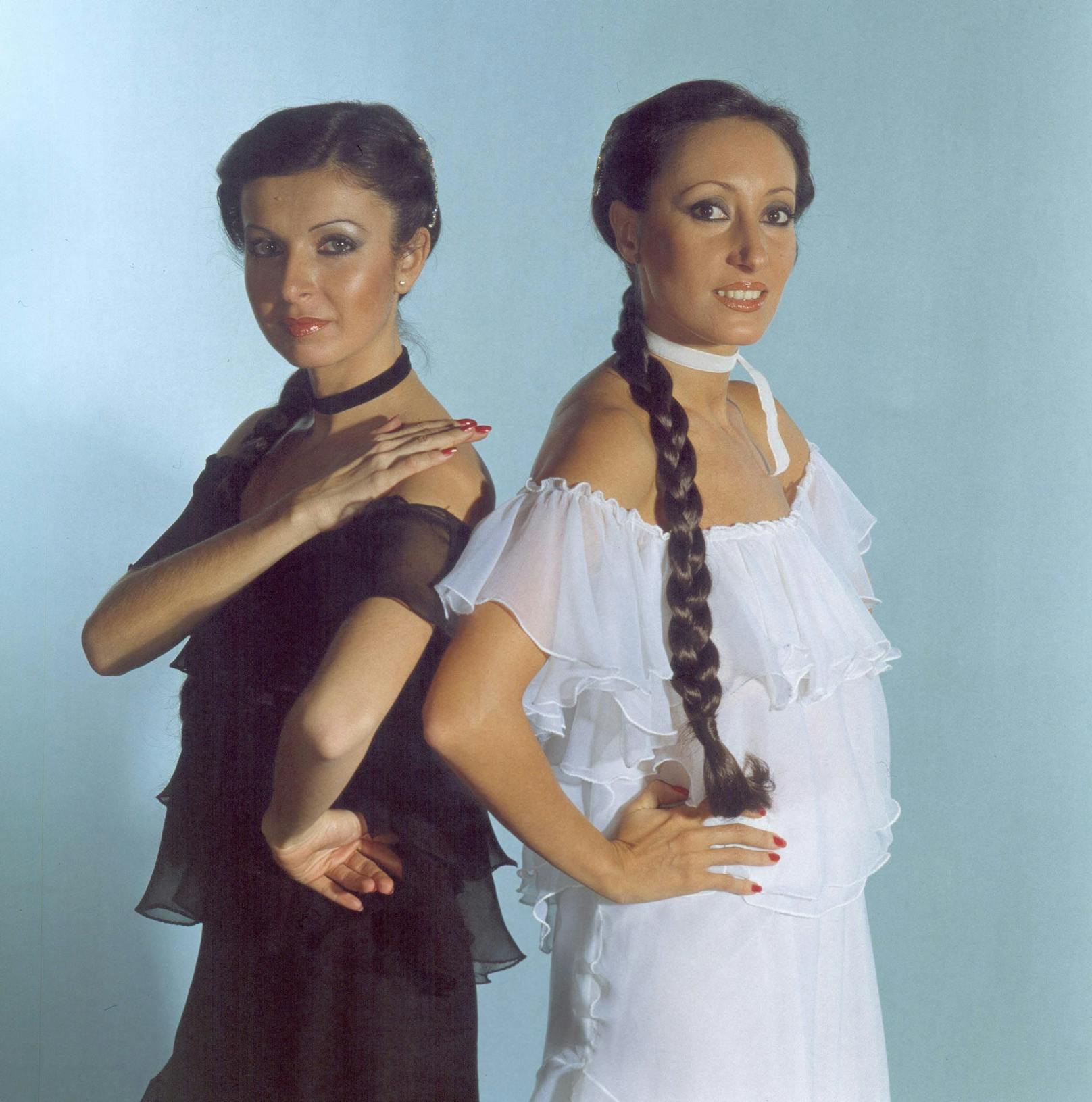 Schwarz und Weiß: So eroberten "Baccara" Mayte Mateos (links) und Maria Mendiola die europäischen Discos.