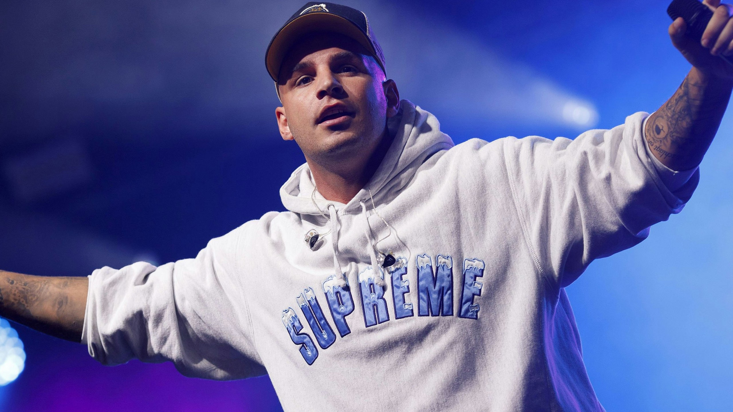 Download von www.picturedesk.com am 13.09.2021 (21:34).  ACT action_36485182 -- Pietro Lombardi live bei seinem Sommerkonzert im OWL Event Center. Halle (Westfalen), 10.09.2021 - 20210910_PD21249 - Rechteinfo: Rights Managed (RM)