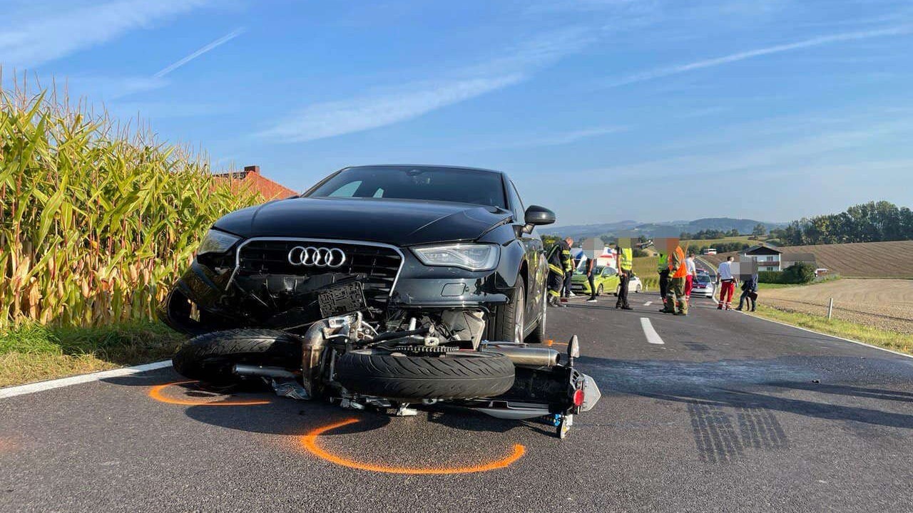Für den jungen Mopedfahrer kam jede Hilfe zu spät.
