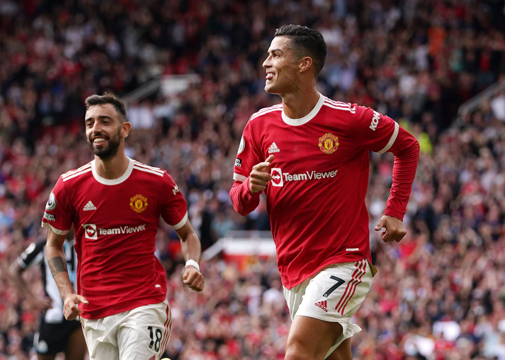 Cristiano Ronaldo mit United-Kollege Bruno Fernandes.