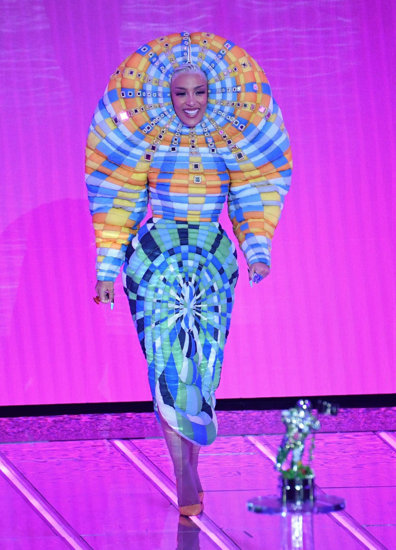 Rapperin Doja Cat zog mit ihrem Kostüm bei den MTV Video Music Awards alle Blicke auf sich.