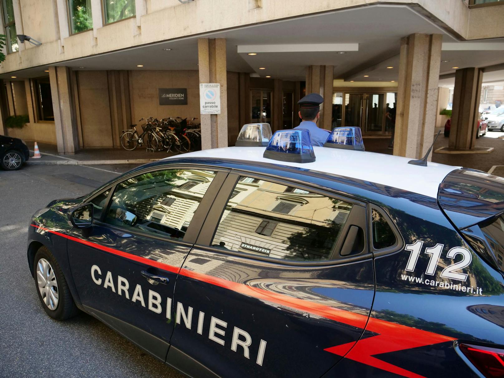 Die italienische Polizei verhaftete zwölf Mitglieder der Cosa Nosta.