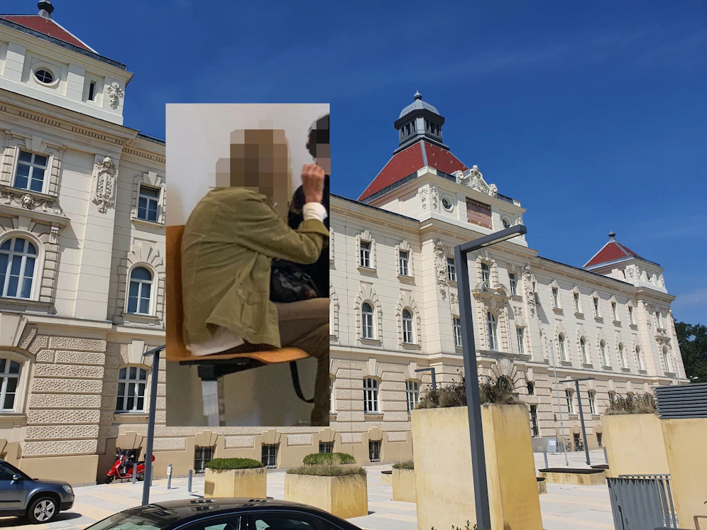 Prozess nach Bauchstich: Die Angeklagte (l.) vor Gericht