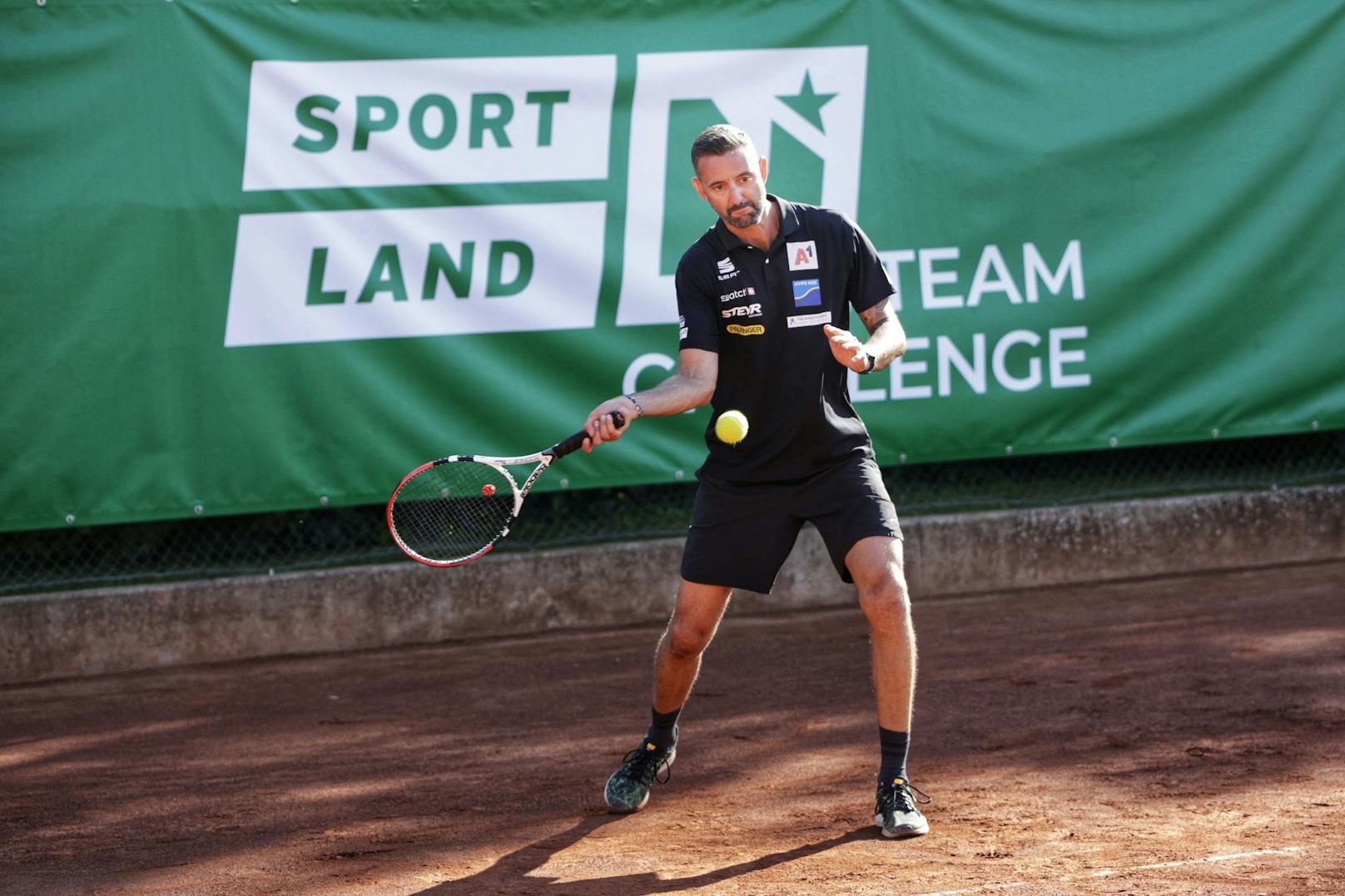 Voller Einsatz bei Clemens Doppler im Tennisdoppel