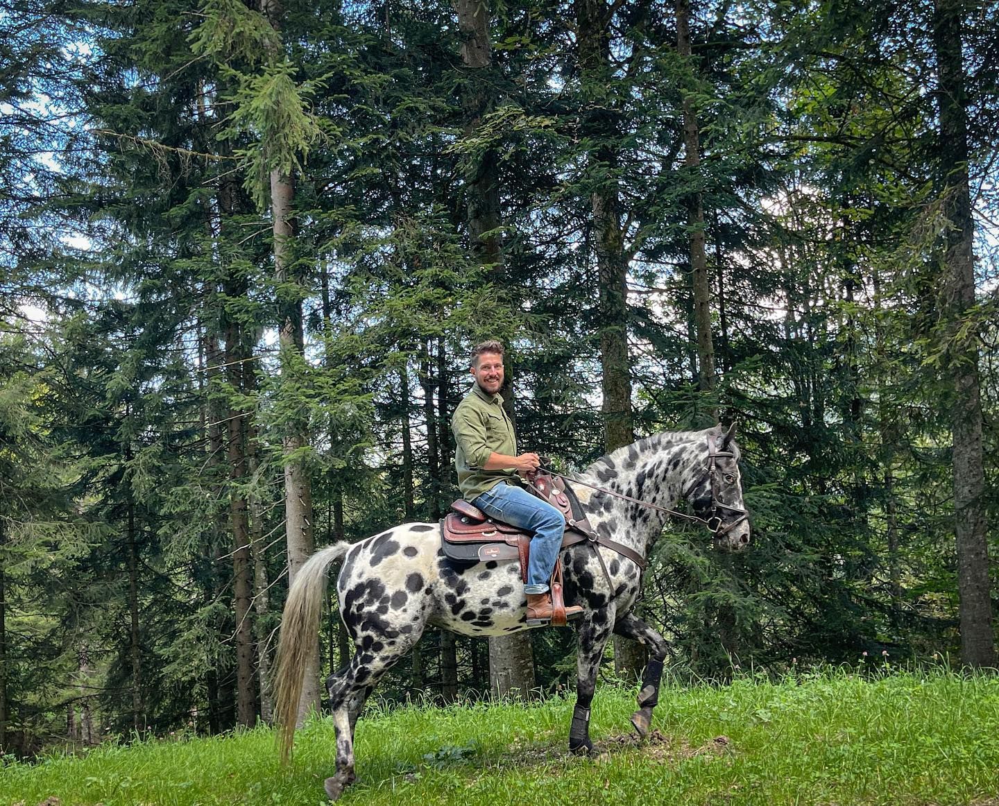 Marcel Hirscher tauscht das Motocross-Bike gegen ein Pferd. 