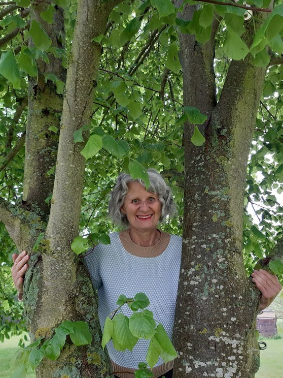 Michaela Winter ist mit fast 66 Jahren Österreichs älteste Podcasterin.