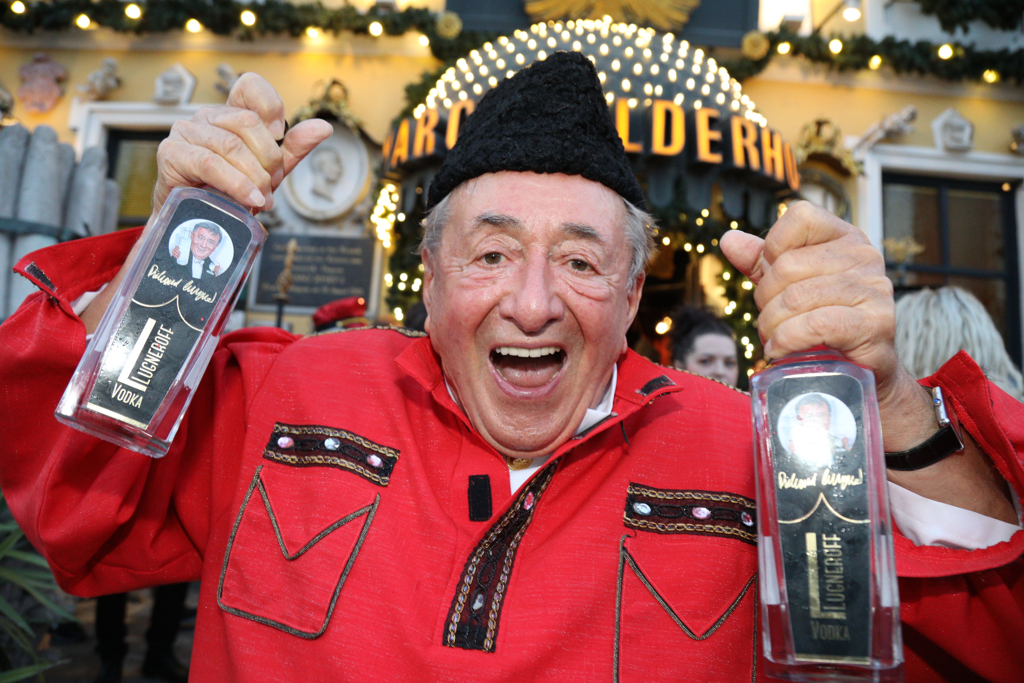 Richard Lugner mit seinem eigenen Vodka 