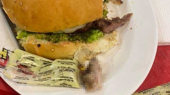 Dieses "Fingerfood" wird die junge Frau aus Bolivien wohl nicht so schnell wieder vergessen.