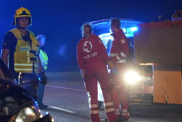 Rettung und Feuerwehr vor Ort.