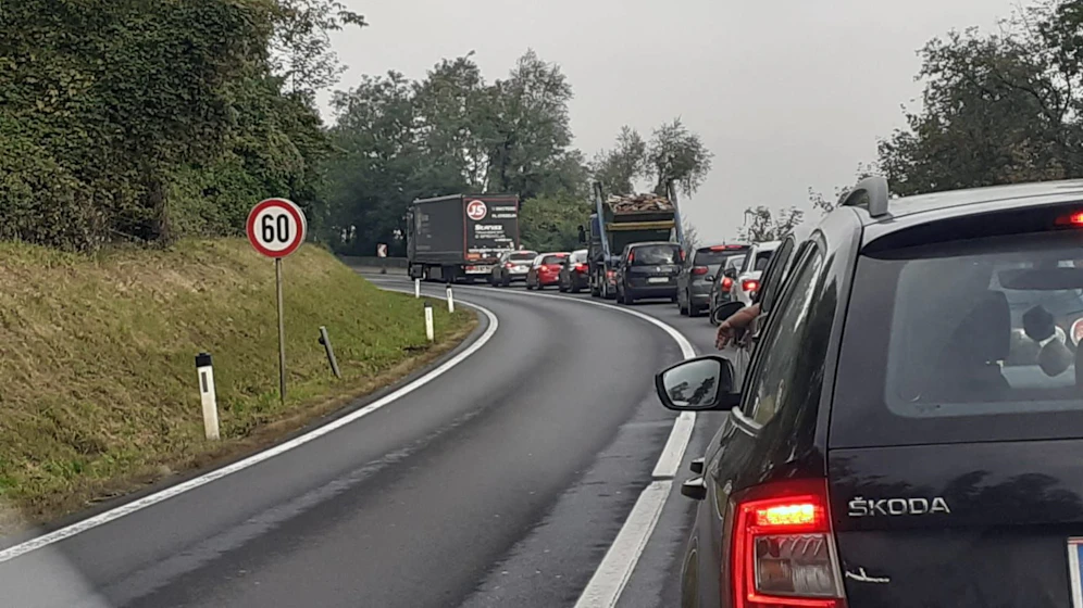 Ein Unfall legte in Linz den Frühverkehr lahm.