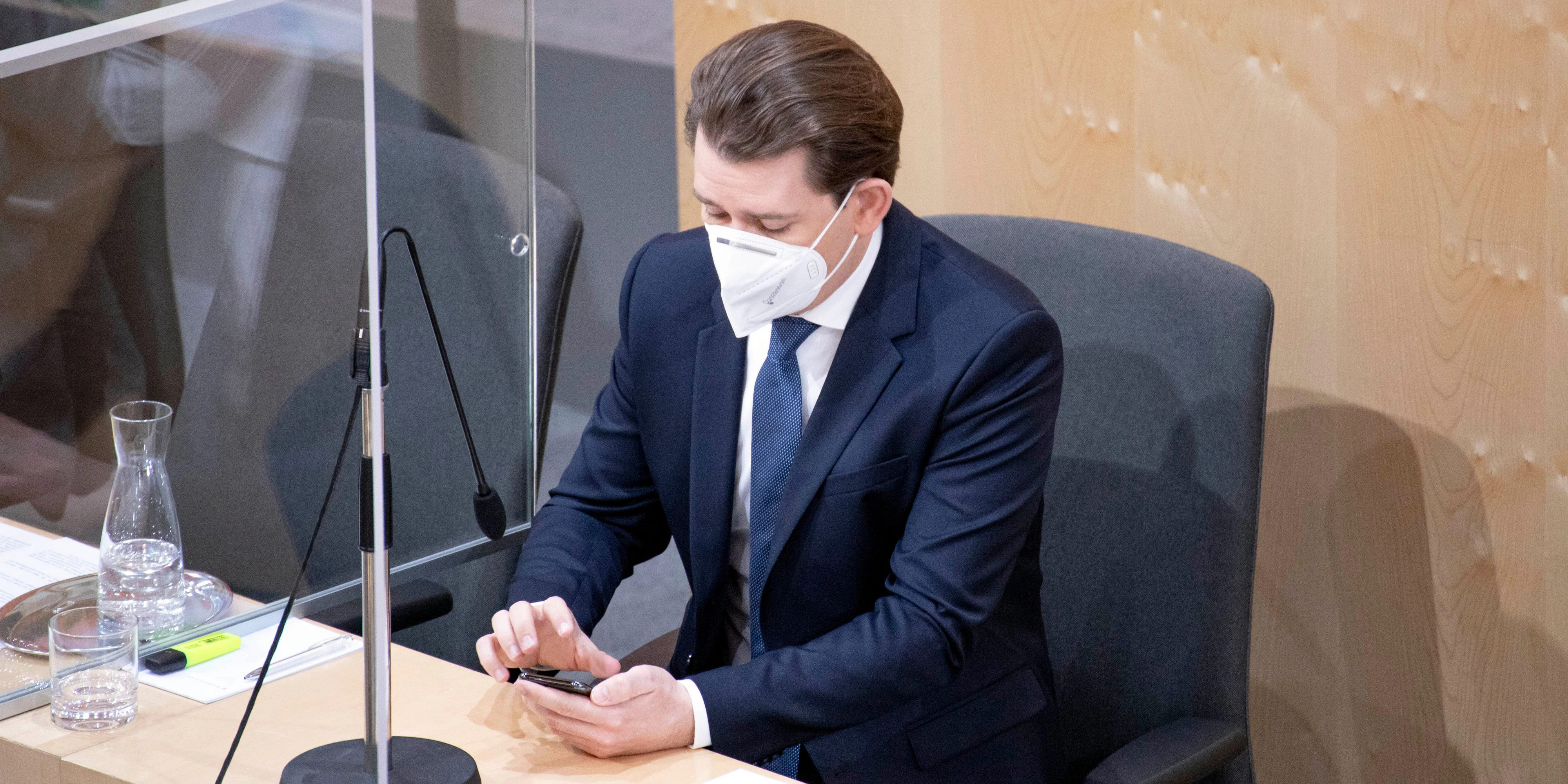 Die Facebook-Nachrichten an Bundeskanzler Sebastian Kurz (ÖVP) haben nun eine Einweisung zur Folge.