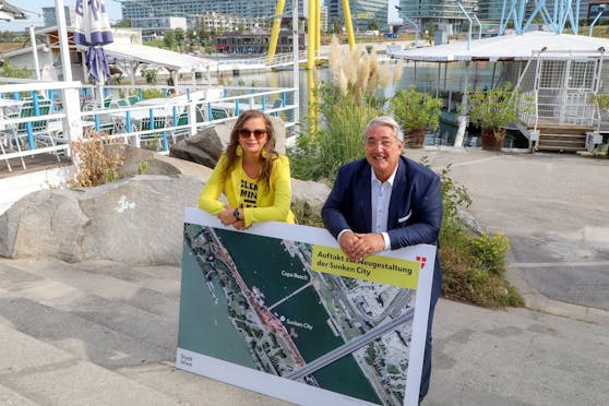 Planungsstadträtin Ulli Sima und Bezirksvorsteher Ernst Nevrivy (beide SPÖ) bei der heutigen Präsentation des Wettbewerbs zum Umbau der "Sunken City".