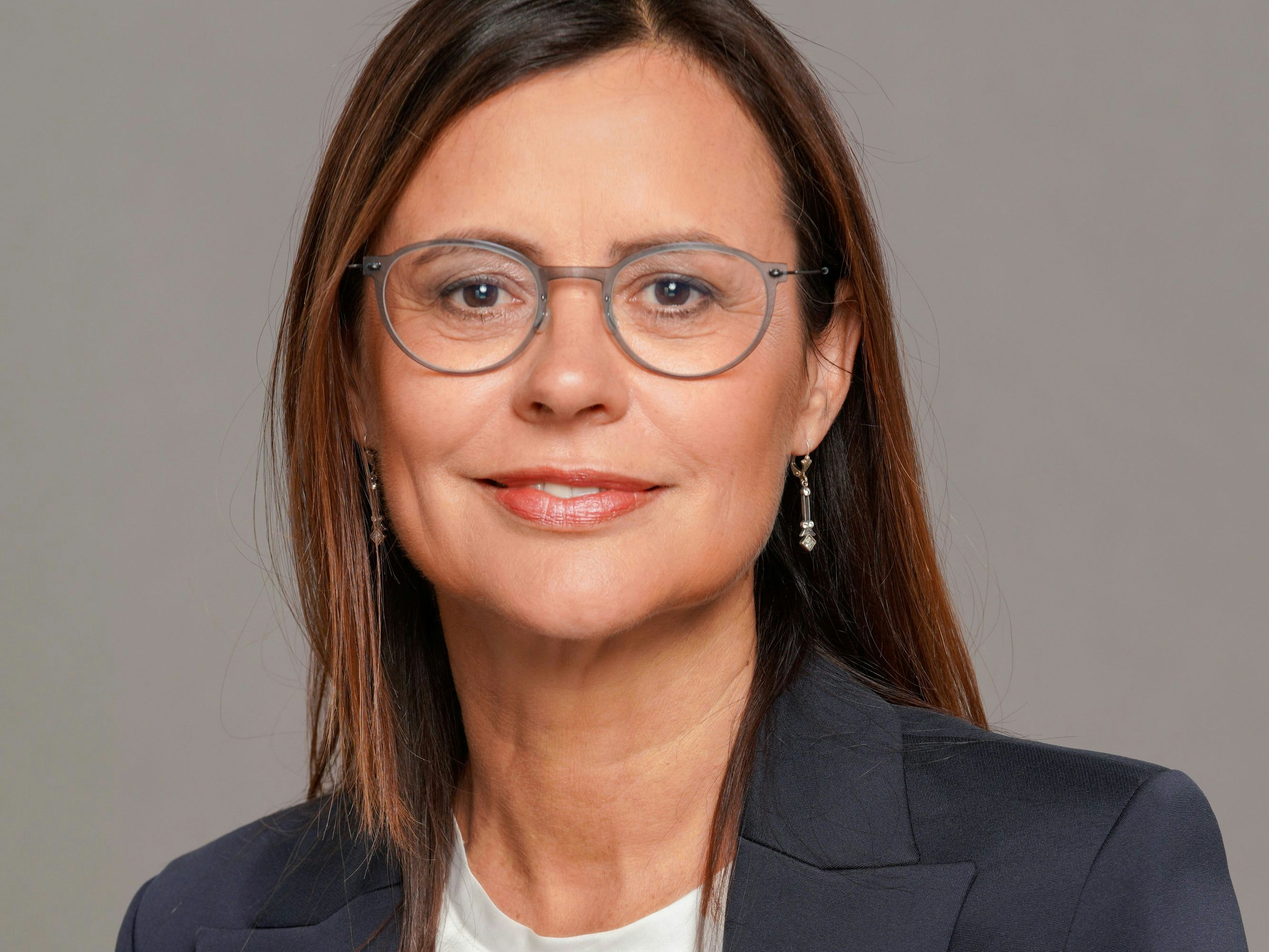  Dr. Esther Mitterstieler 