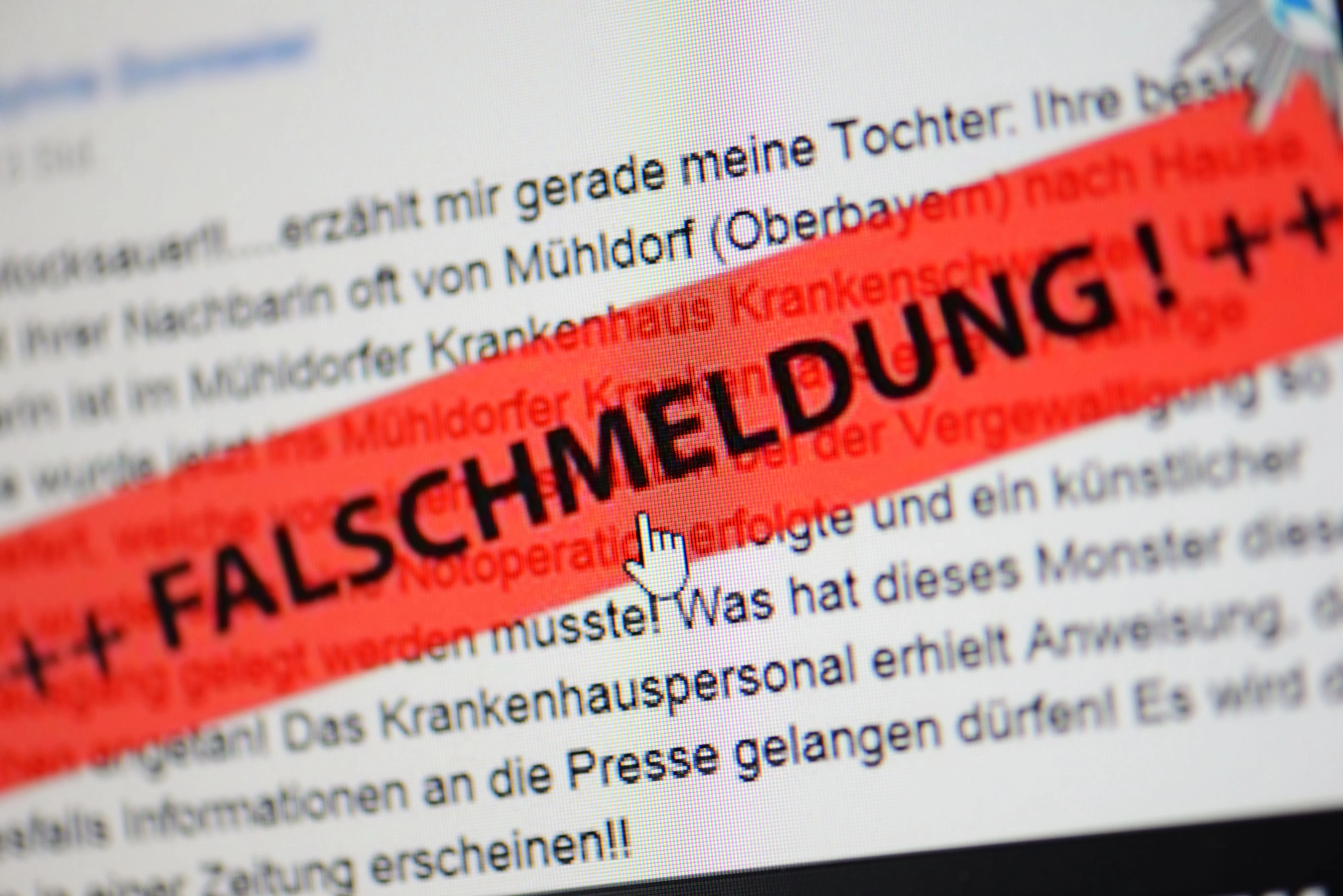Download von www.picturedesk.com am 17.09.2021 (08:44).  ACT action_23872539 -- Von der Polizei Oberbayern Süd identifizierte und markierte Falschmeldung auf Facebook - 20170105_PD11453 - Rechteinfo: Rights Managed (RM)