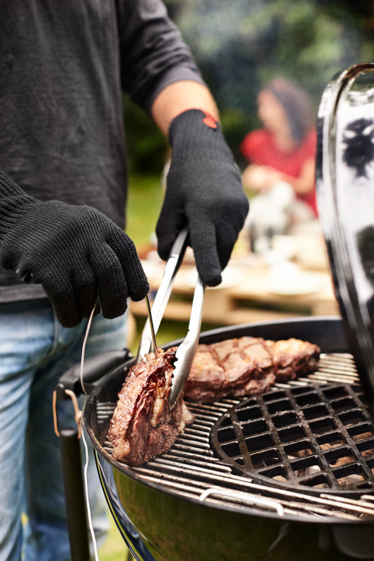 Mit dem Sear Grate lässt sich das Fleisch scharf anbraten, während der Saft drinnen bleibt.