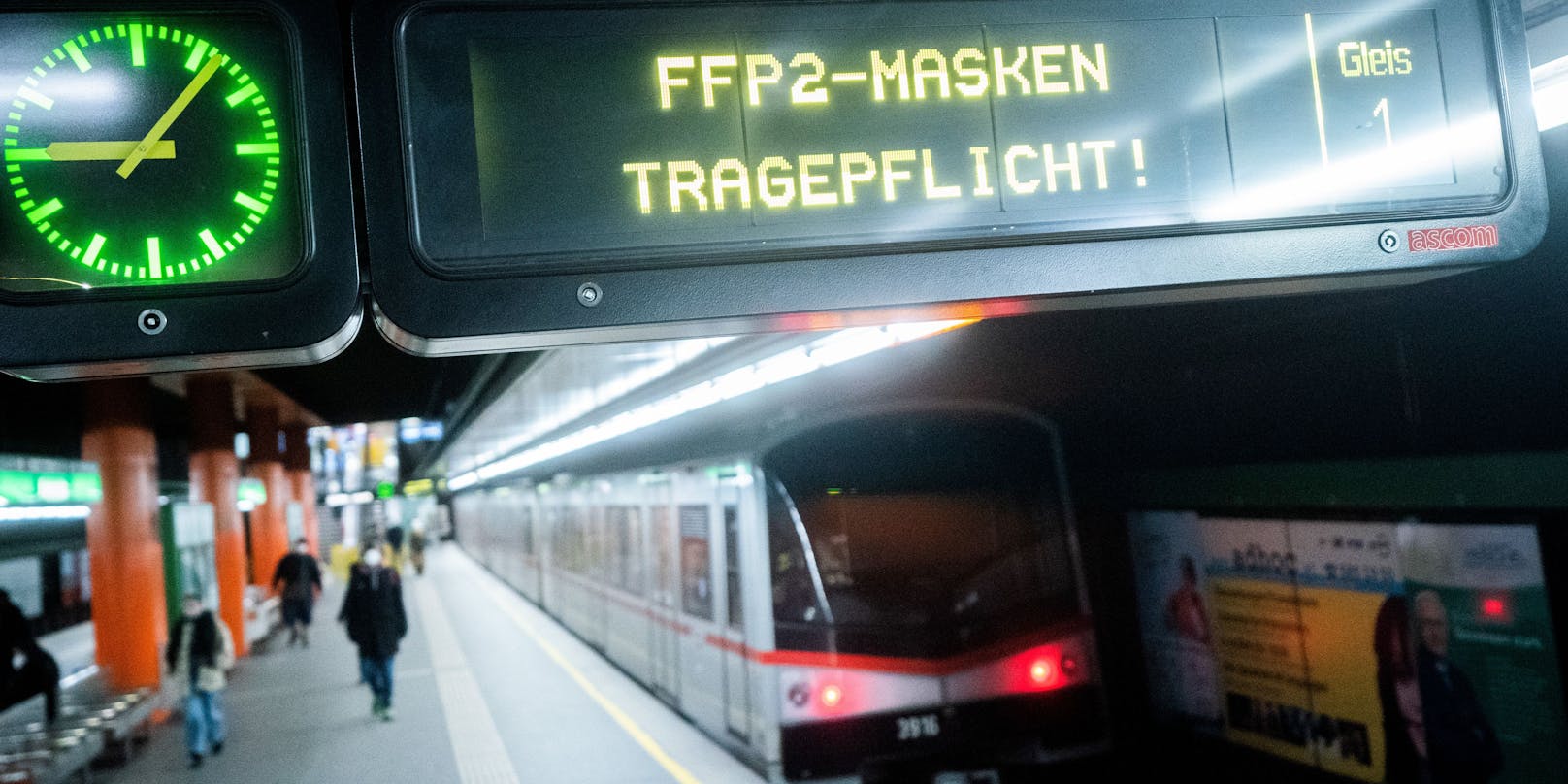 In Wien gilt in allen Öffis wieder FFP2-Maskenpflicht. Doch manche schaffen es noch immer nicht.