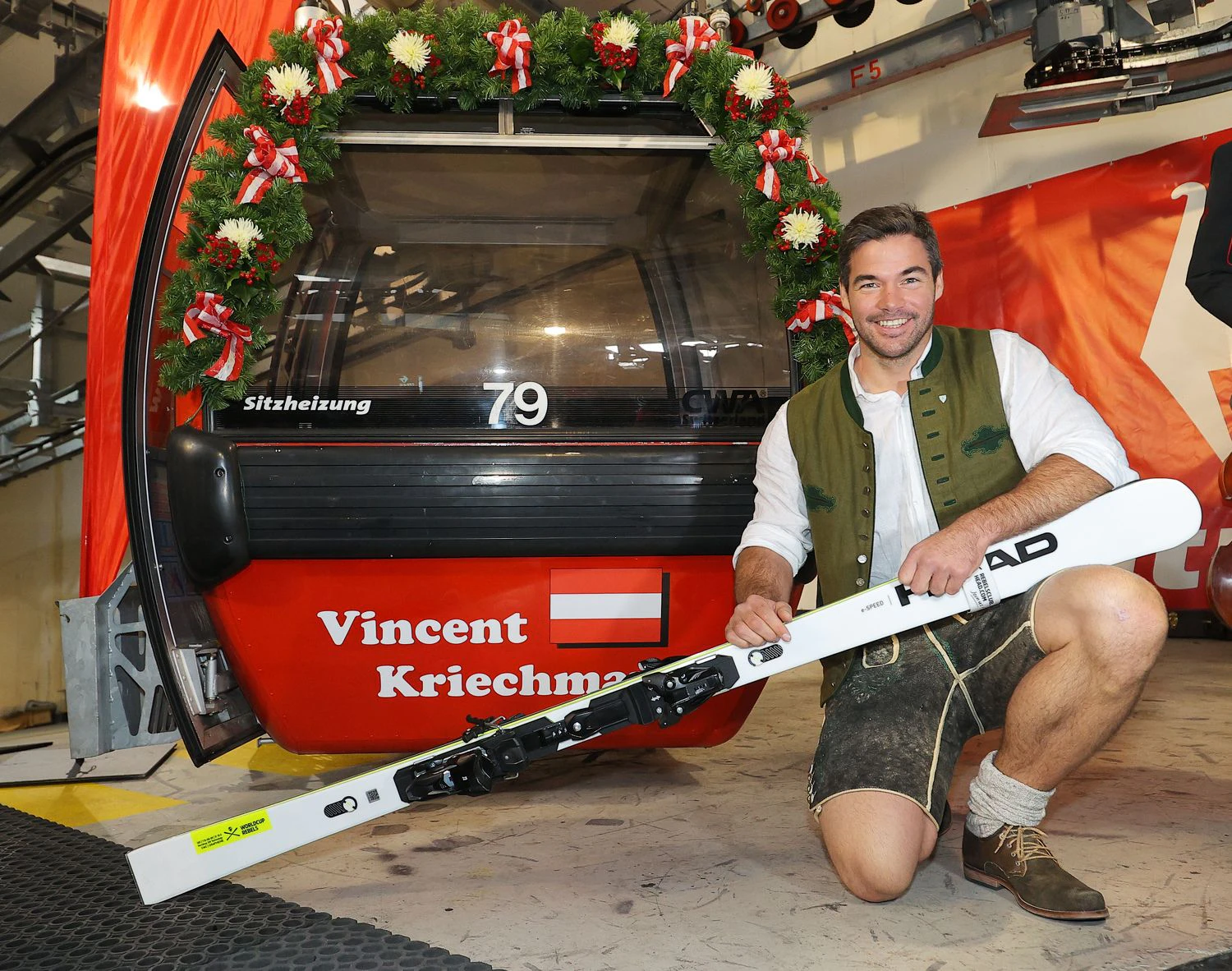 Vincent Kriechmayr erhielt seine eigene Kitz-Gondel. 