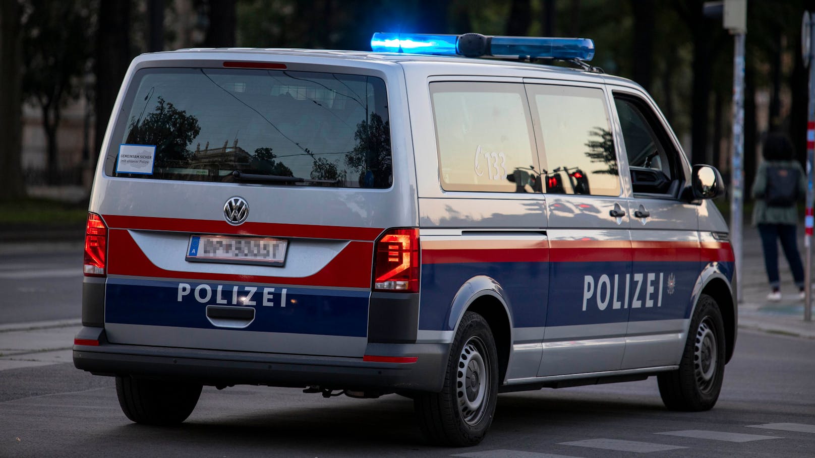 Am Dienstag erwischten Polizisten in Wien-Penzing einen Mann dabei, wie er Drogen an mehrere Personen verkaufte. (Symbolbild)
