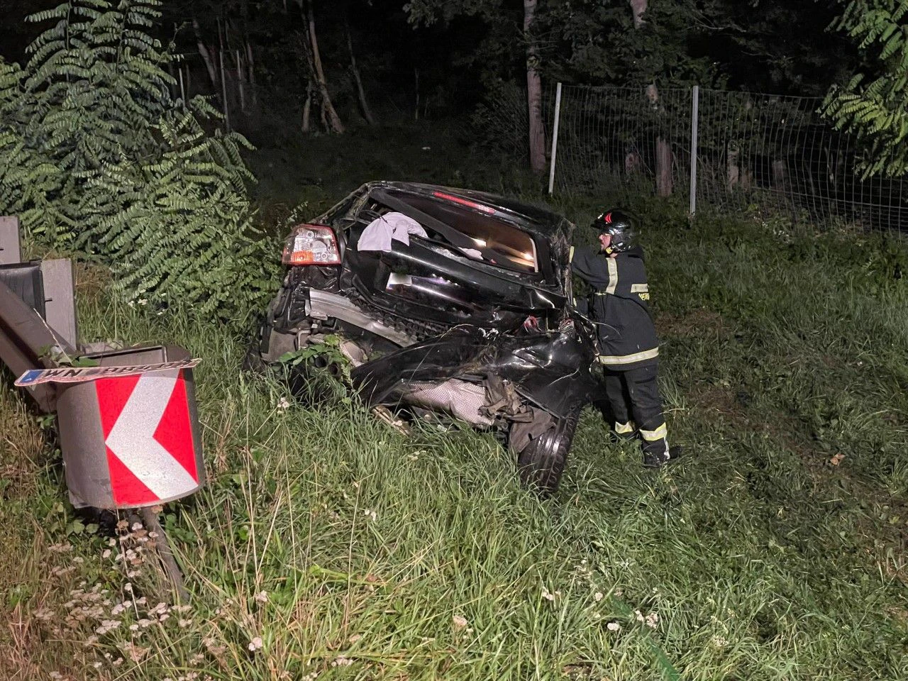 Das Auto wurde schwer beschädigt.